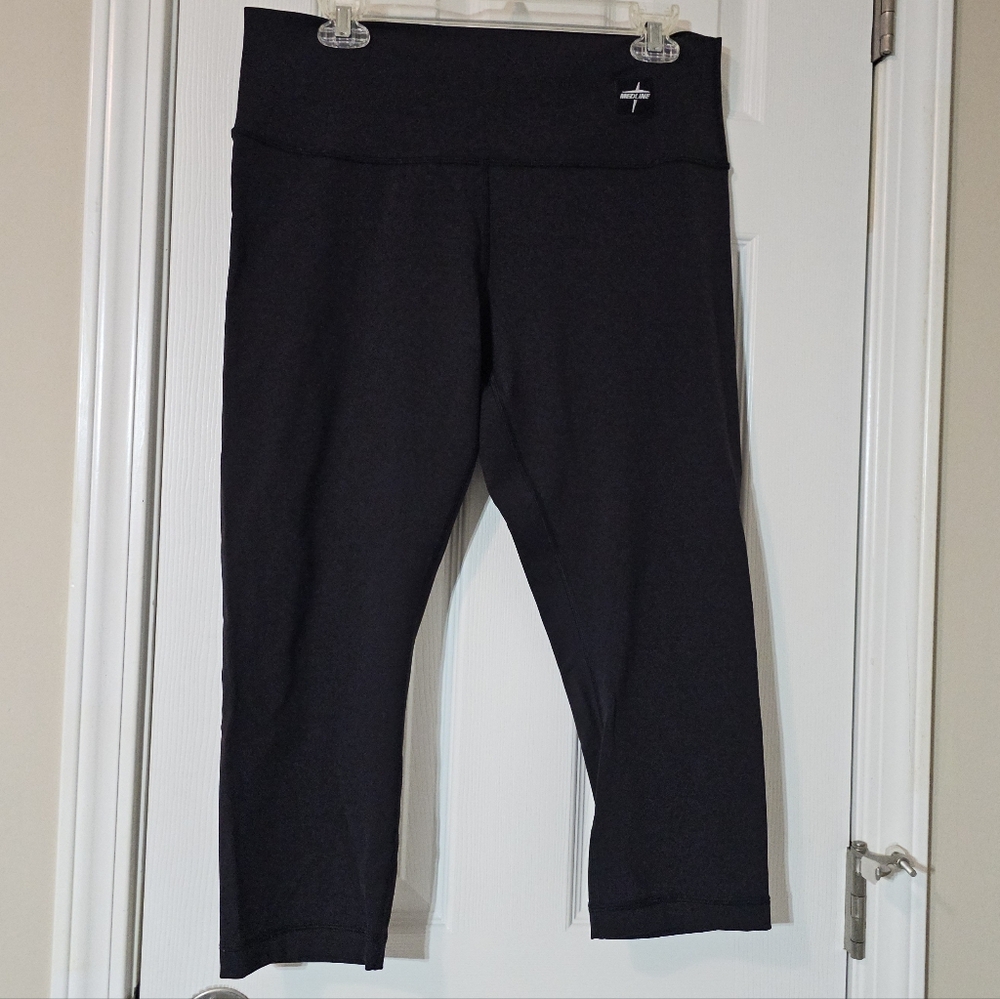 Lululemon Size 14 Women's Wunder Train High Rise Crop Black Leggings 32x21